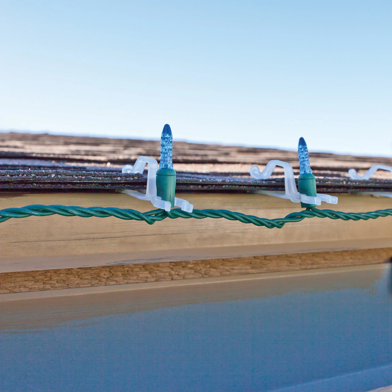 1000ct Clear Gutter And Shingle Christmas Light Clips 2 1000ct Clear Gutter And Shingle Christmas Light Clips - Image 2