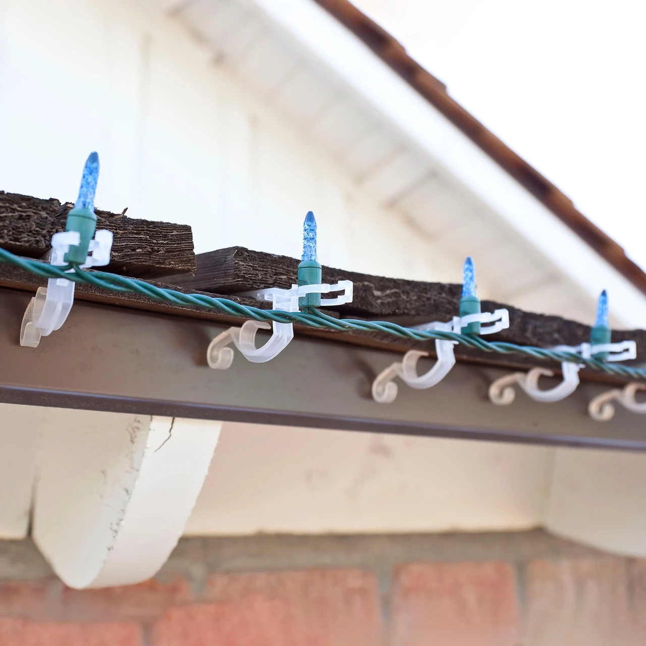 Set Of 150 Clear Max Pro Anywhere Christmas Light Clips 4 Set Of 150 Clear Max Pro Anywhere Christmas Light Clips - Image 4